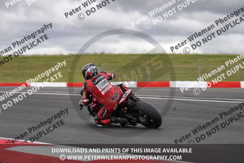 cadwell no limits trackday;cadwell park;cadwell park photographs;cadwell trackday photographs;enduro digital images;event digital images;eventdigitalimages;navarra;no limits trackdays;peter wileman photography;racing digital images;trackday digital images;trackday photos